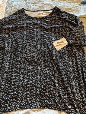 LuLaRoe Irma Tunic